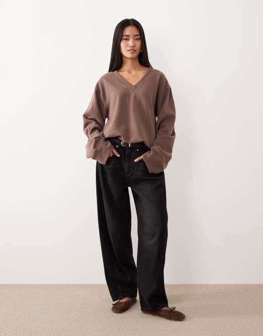 ASOS DESIGN - Mokkafarvet super blød trøje med V-hals og rynkede ærmer , 3 af 4