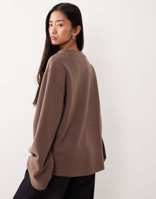 ASOS DESIGN - Mokkafarvet super blød trøje med V-hals og rynkede ærmer , 4 af 4