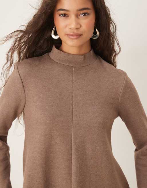 ASOS DESIGN - Mokkafarvet superblød minikjole med høj hals samt trapezform, 4 af 4