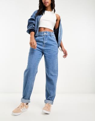 ASOS Design - Mom-Jeans in Mittelblau mit Paperbag-Taille