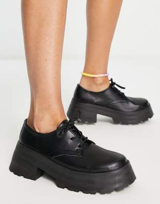 ASOS DESIGN - Monday - Flache Schnürschuhe in Schwarz mit dicker Sohle