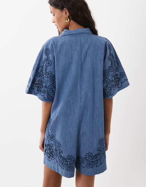 ASOS DESIGN - Mono corto vaquero con lavado medio de tejido suave de croché, 4 de 4