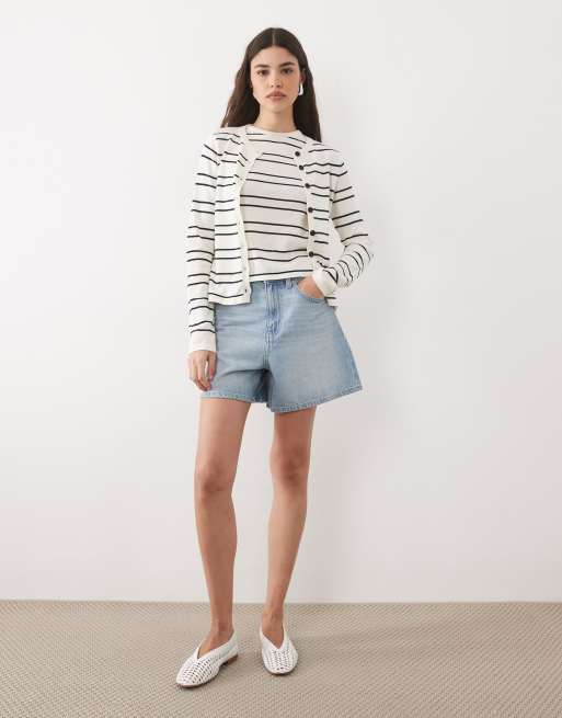 ASOS DESIGN - Monokromt stribet sæt i fin strik med tanktop og cardigan, 2 af 3