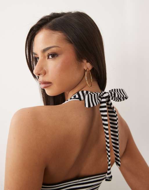ASOS DESIGN - Monokrom stribet top i strik med tekstur og halterneck - Del af sæt, 3 af 4