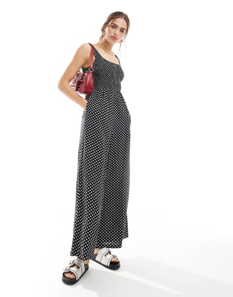 ASOS DESIGN - Monokromt jumpsuit med dyb, rund hals og vide ben i prikket print - view 1