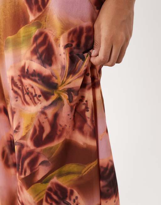 ASOS DESIGN mönstrad stretch maxikjol med hel fåll i grönt och rosa blommigt, 4 av 5