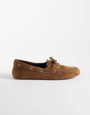  Montague boat shoes in tan suedette