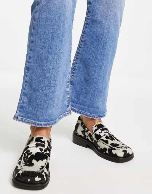 ASOS DESIGN – Monthly – Skórzane loafersy z włosiem w krowie łatki
