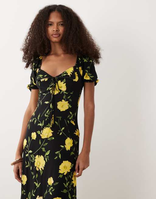 ASOS DESIGN – Mörk, blommig teaklänning i maxilängd med uddkantad ringning, puffärmar och dekorativ söm, 2 av 4