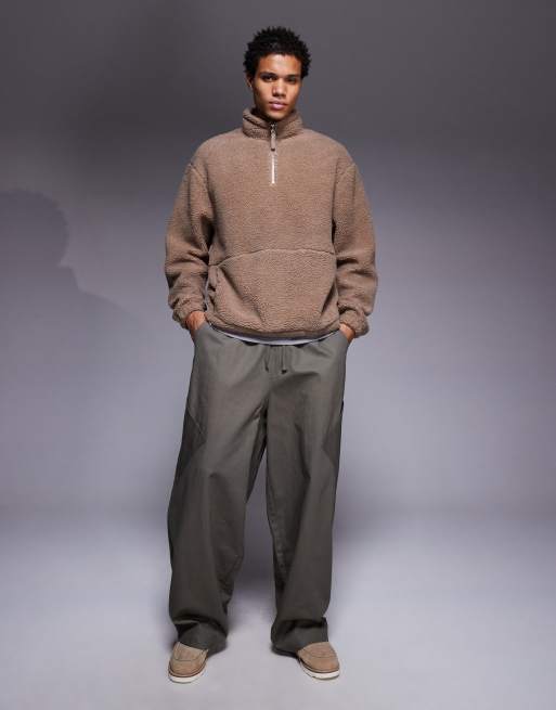 ASOS DESIGN – Mörkbeige, avslappnad sweatshirt med ståkrage och dragkedja i teddy, 2 av 5
