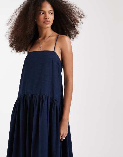 ASOS DESIGN – Mörkblå, smockad midiklänning i denim med sidofickor, 3 av 4