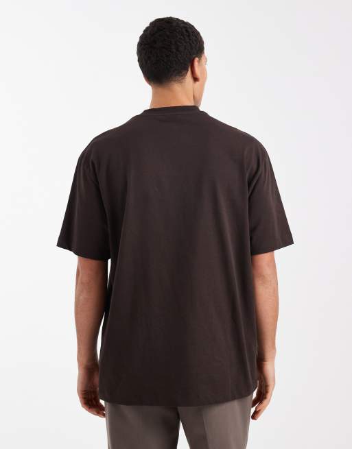 ASOS DESIGN – Mörkbrun, kraftig t-shirt med hög ringning och avslappnad passform , 3 av 5
