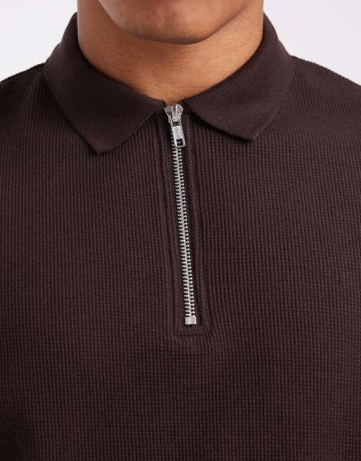 ASOS DESIGN – Mörkbrun, våfflad pikétröja i regular fit med dragkedja, 4 av 5
