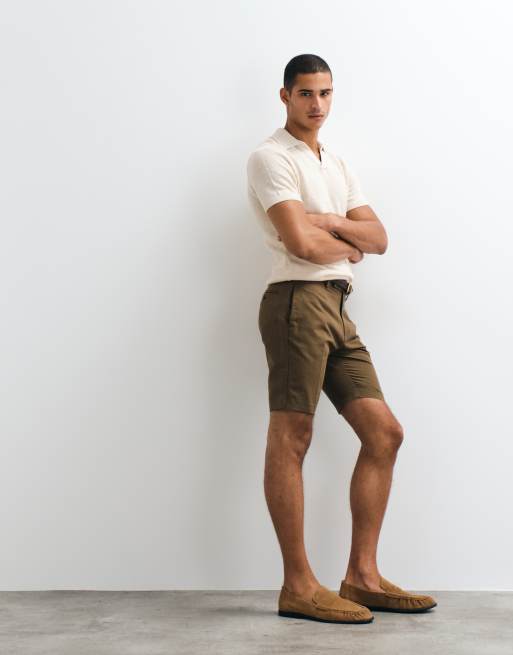 ASOS DESIGN – Mörkbruna, figursydda, smala shorts i linnerikt tyg , 3 av 5