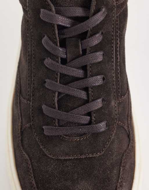 ASOS DESIGN – Mörkbruna sneakers i mocka med paneler, 2 av 5