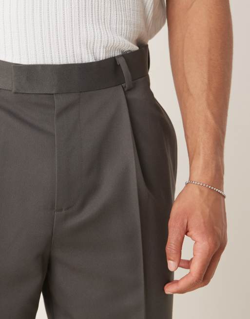 ASOS DESIGN – Mörkgrå, avsmalnande finbyxor med avslappnad passform och veck framtill, 5 av 5