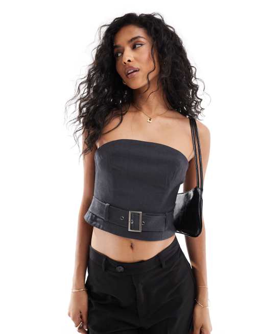ASOS DESIGN – Mörkgrå, figursydd bandeau-topp med skärp