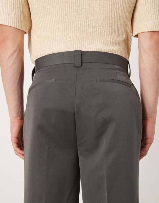 ASOS DESIGN – Mörkgrå finbyxor i oversize med avsmalnande passform och veck framtill, 5 av 5