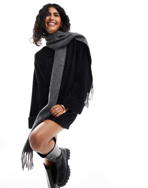 ASOS DESIGN – Mörkgrå halsduk i yllemix med fransar - view 1