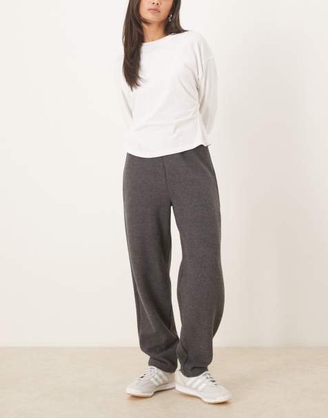 ASOS DESIGN – Mörkgrå mjukisbyxor med barrelben, del av set - view 1