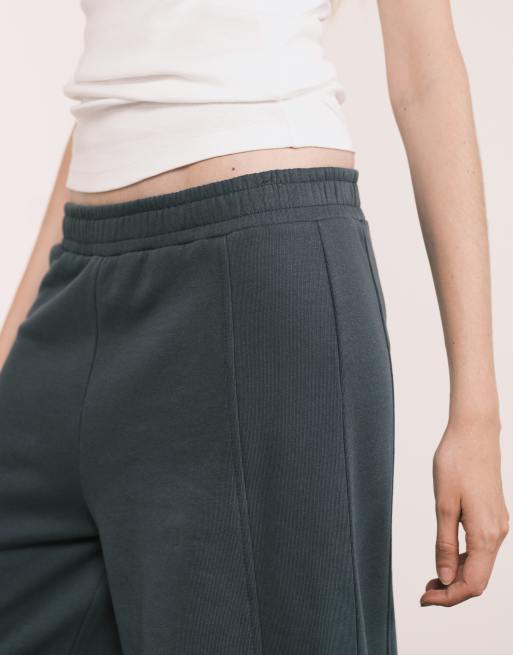 ASOS DESIGN – Mörkgrå mjukisbyxor med barrelben och dekorativ söm, del av set, 5 av 5