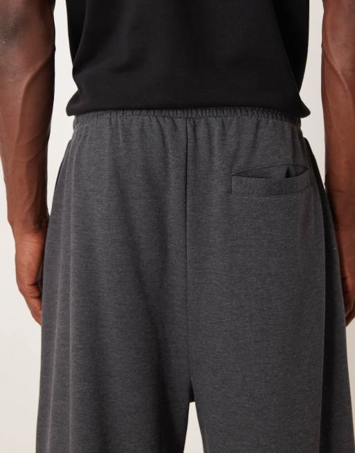 ASOS DESIGN – Mörkgrå, plisserade mjukisbyxor med vida ben, 4 av 5