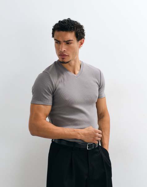 ASOS DESIGN – Mörkgrå, ribbad t-shirt i muscle fit med v-ringning - view 1