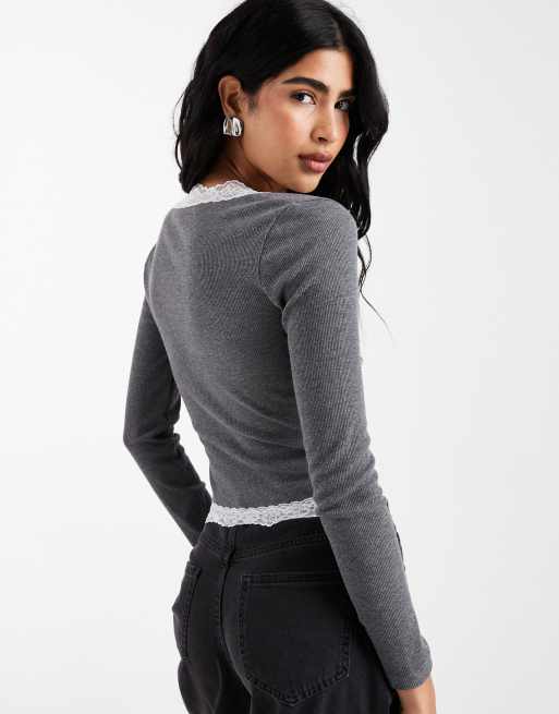 ASOS DESIGN – Mörkgrå, ribbad topp med långa ärmar och spetsdetaljer, 4 av 4