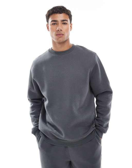 ASOS DESIGN – Mörkgrå sweatshirt i standard fit med rund halsringning
