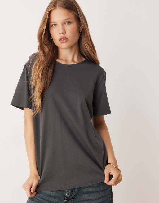 ASOS DESIGN – Mörkgrå t-shirt i oversize med draperad knutdetalj baktill, 4 av 4