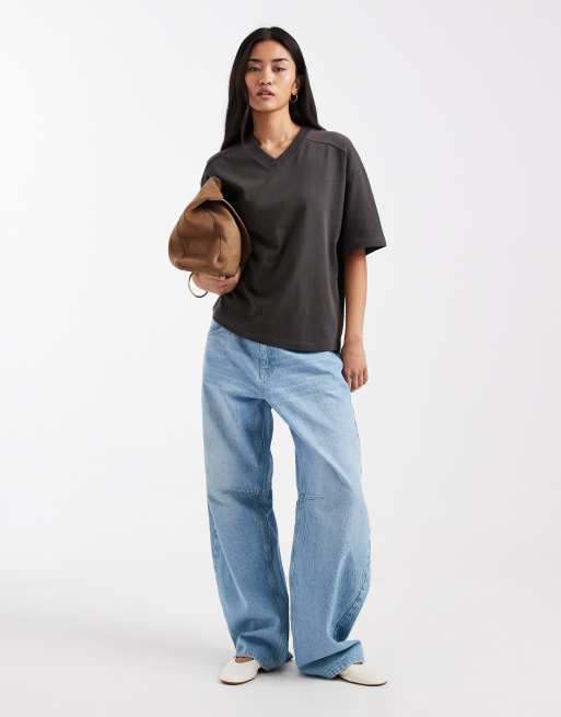 ASOS DESIGN – Mörkgrå t-shirt i regular fit med v-ringning, 2 av 4