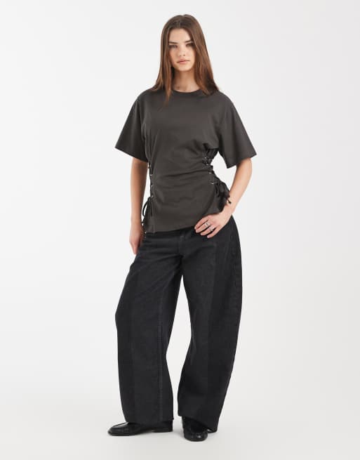 ASOS DESIGN – Mörkgrå t-shirt med indraget knytband i sidan, 2 av 4