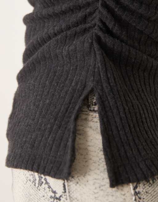 ASOS DESIGN – Mörkgråmelerad, mjuk, ribbad topp med rynkade sidor och hög ringning, 3 av 4