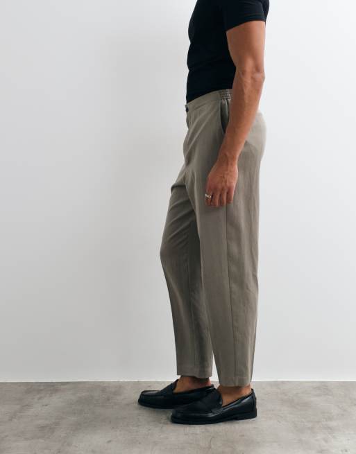 ASOS DESIGN – Mörkgröna, avsmalnande kostymbyxor med avslappnad passform, 5 av 5