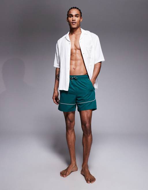 ASOS DESIGN – Mörkgröna badshorts med kontrasterande, vita passpoaler, 2 av 5