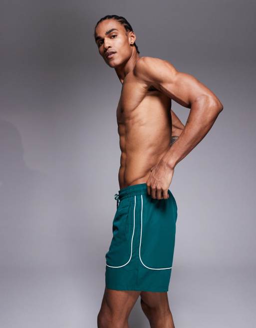 ASOS DESIGN – Mörkgröna badshorts med kontrasterande, vita passpoaler, 3 av 5