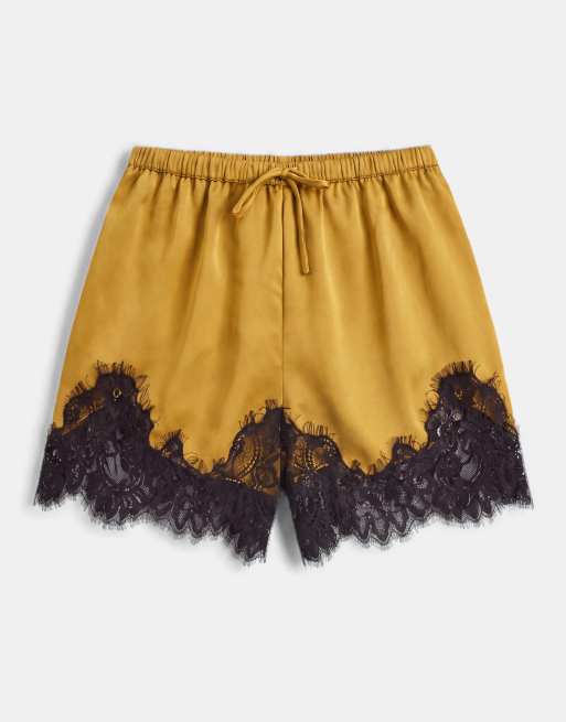 ASOS DESIGN – Mörkgula shorts i satin med spetskant och dragsko i midjan, 6 av 9