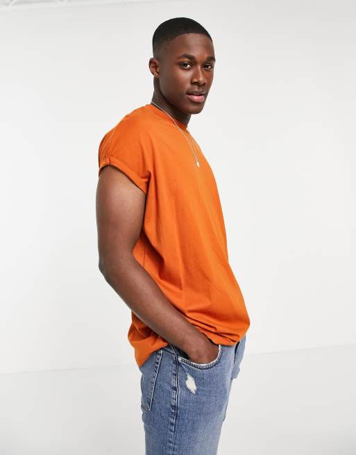 ASOS DESIGN – Mörkorange t-shirt i oversize och lång modell med upprullade ärmar