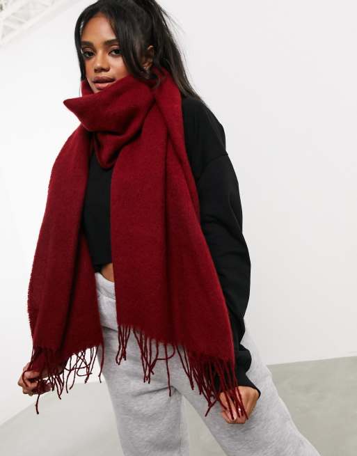 ASOS DESIGN – Mörkröd lång halsduk i supermjukt vävt material med fransar, 3 av 4