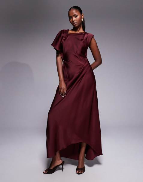 ASOS DESIGN – Mörkröd maxiklänning i satin med asymmetrisk halsringning, veckade axlar och kjoldetalj - view 1