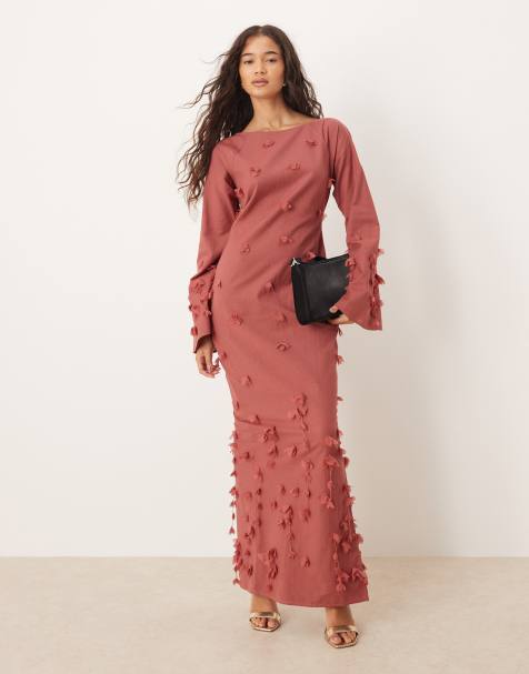 ASOS DESIGN – Mörkröd maxiklänning med utsvängd ärm och blomsläp - view 1