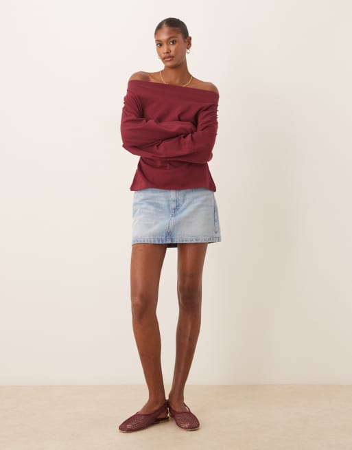 ASOS DESIGN – Mörkröd t-shirt med långa ärmar och bara axlar, 2 av 4