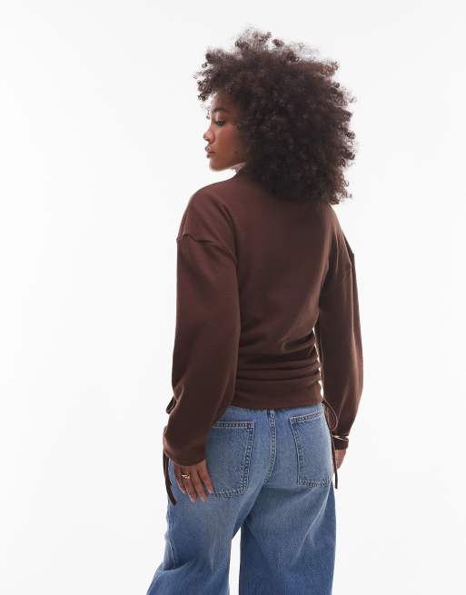 ASOS DESIGN – Mörkt chokladbrun, supermjuk topp med pingvinärmar och hög krage, 3 av 4
