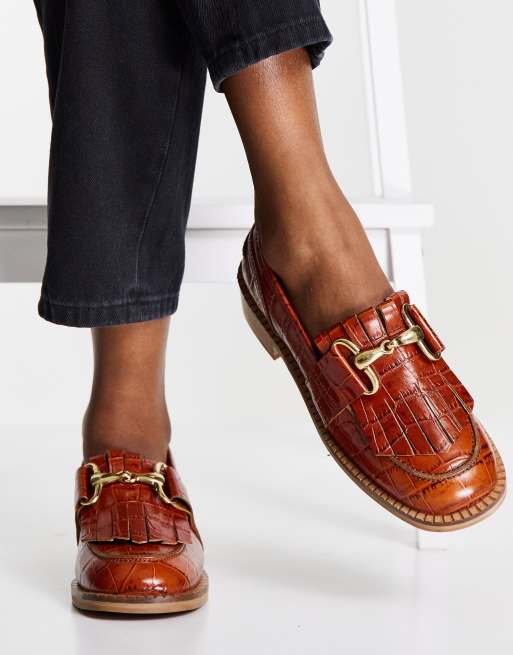 Fringe store loafers womens