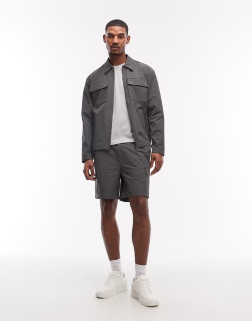 ASOS DESIGN – MotionMAX™ – Cargo-Shorts in Anthrazit mit Vier-Wege-Stretch und kürzerem Schnitt, Kombiteil, 4 von 7