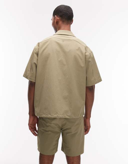 ASOS DESIGN – motionMAX™ – Oversize-Hemd in Khaki mit Vier-Wege-Stretch, 5 von 7