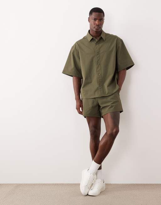 ASOS DESIGN - MotionMAX - Pantaloncini eleganti elasticizzati taglio corto kaki