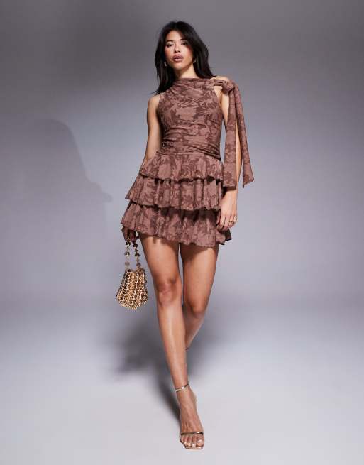 ASOS DESIGN - Mouwloze devoré mini jurk met strikdetail en ruches in donkerbruin, 2 van 4
