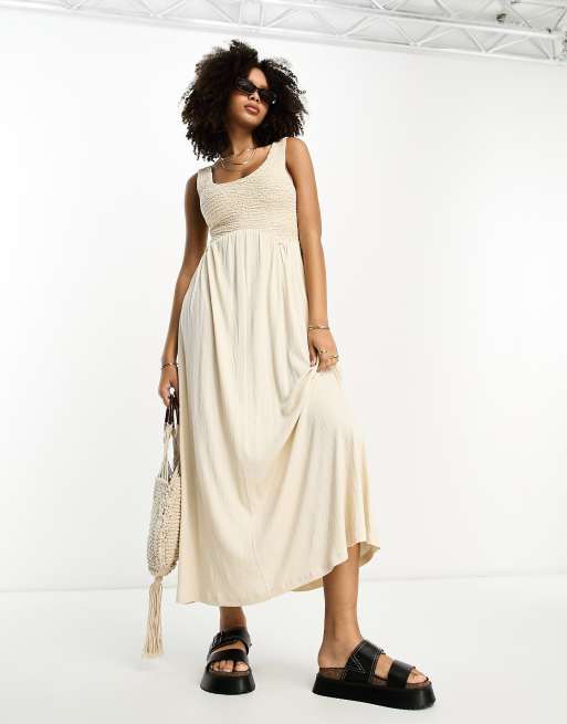 ASOS DESIGN - Mouwloze gesmokte midi-jurk van kreukelstof met lage ronde hals in stone