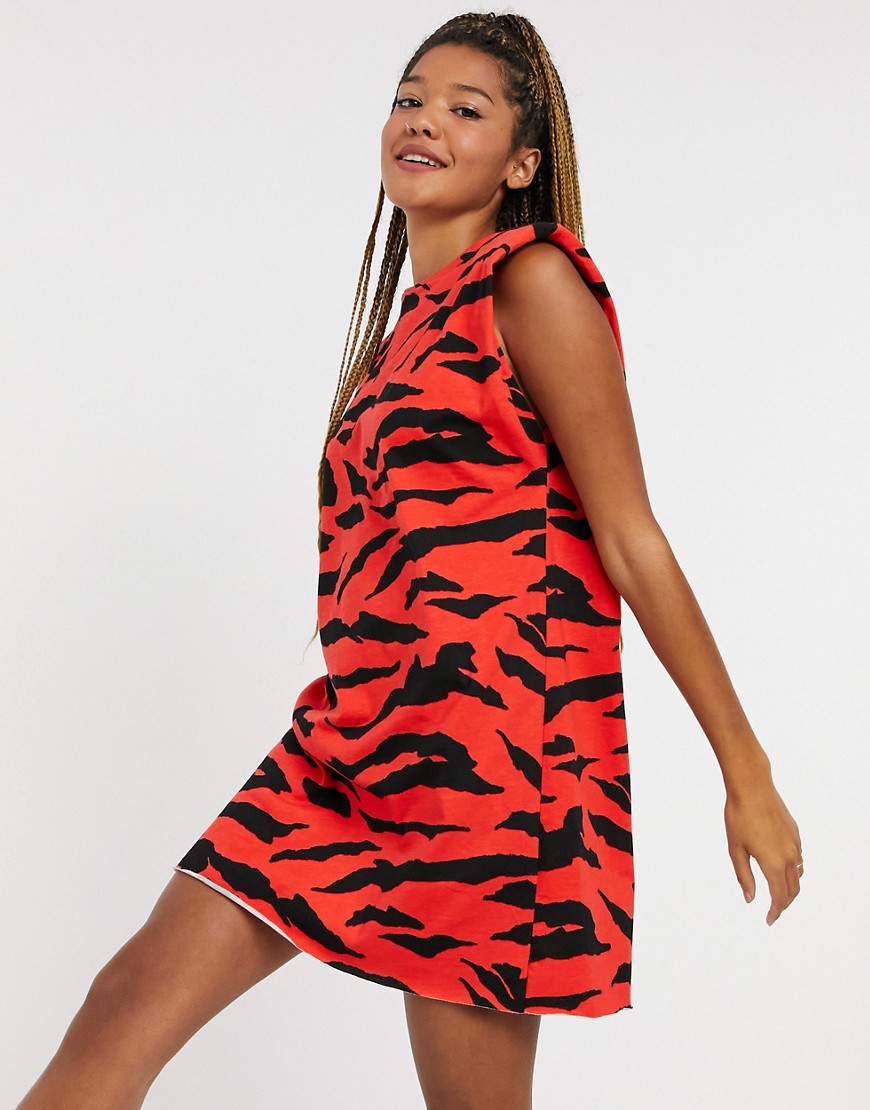 ASOS DESIGN - Mouwloze mini-jurk met schoudervullingen in rode zebraprint-Wit